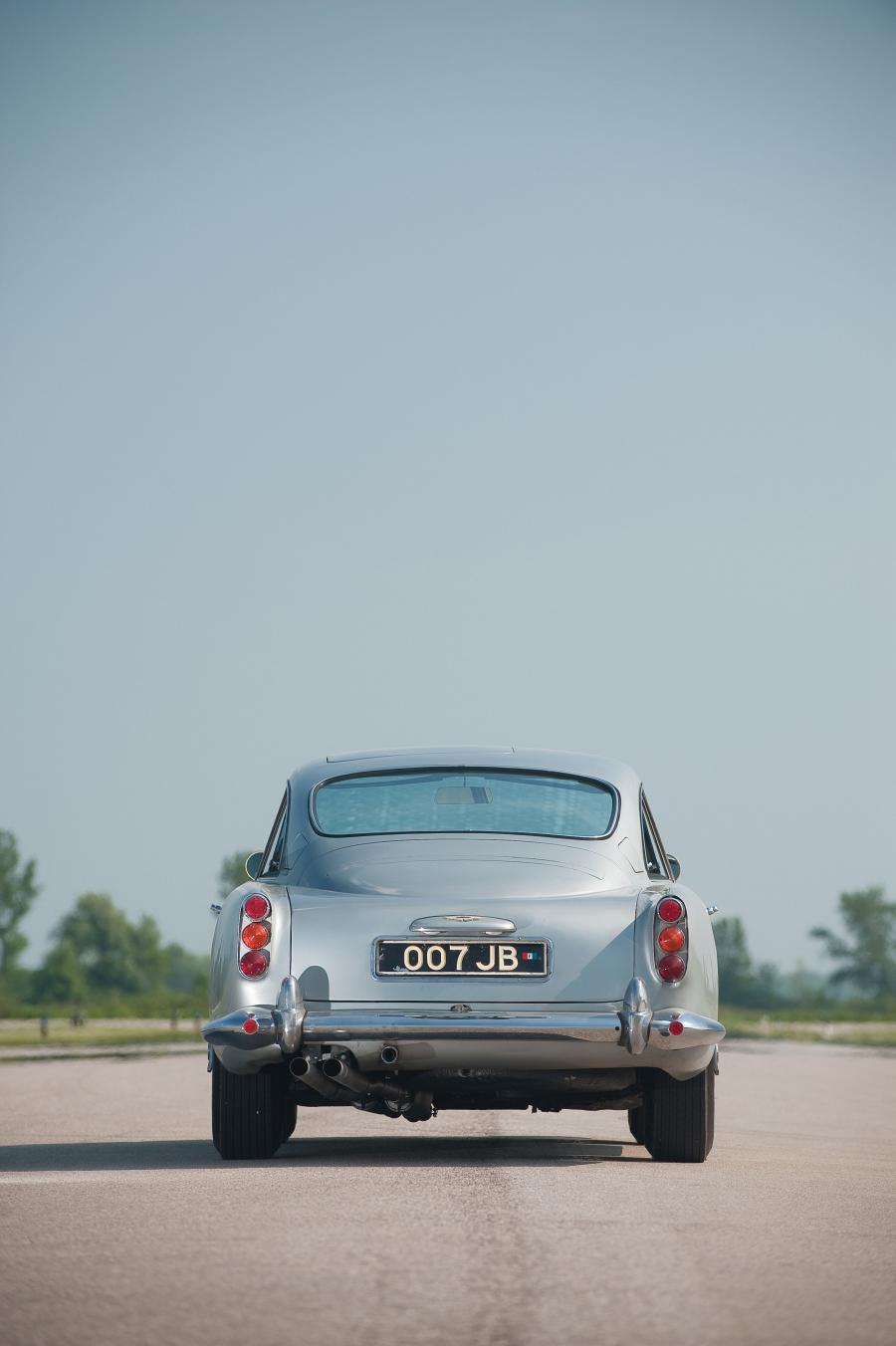  Aston Martin DB5 James Bond Edition 1964 года  (фото 13 из 97)